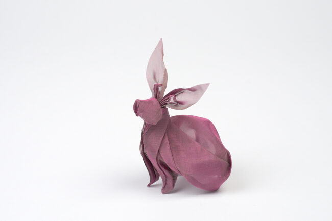 Introducing works by a Vietnamese origami artist using Wire Mesh Origami [Fabric Metals ORIAMI]® .